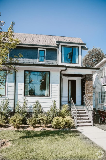 Building Photo - 1715 14th Ave S