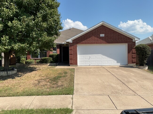 Building Photo - 7505 Fossil Lake Dr