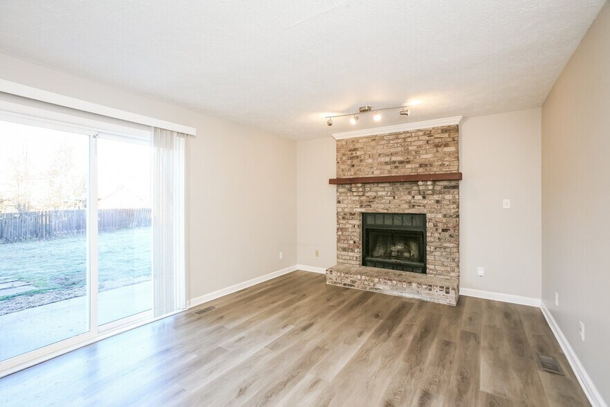 Building Photo - 656 Sunbird Cir