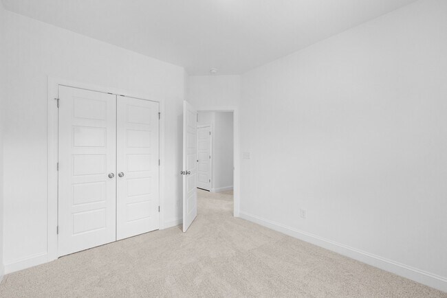 Building Photo - 2910 Kempthorne Rd