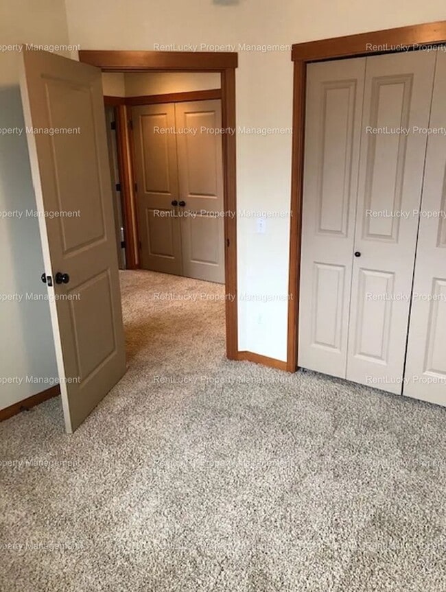 Building Photo - Beautifully Updated 3-Bedroom Home in Lynnwood – Convenient & Move-In Ready!