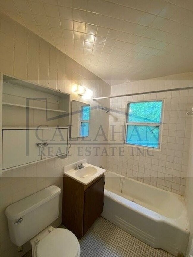 Building Photo - Park Hill 2 Bedroom