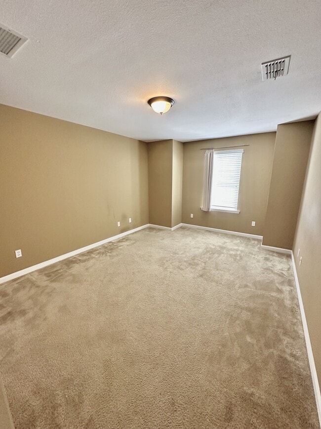 Building Photo - 2627 Spring Creek Hwy