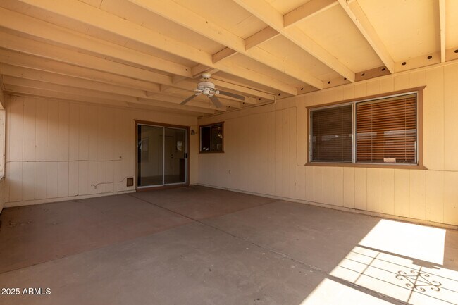 Building Photo - 5603 W Greenbriar Dr