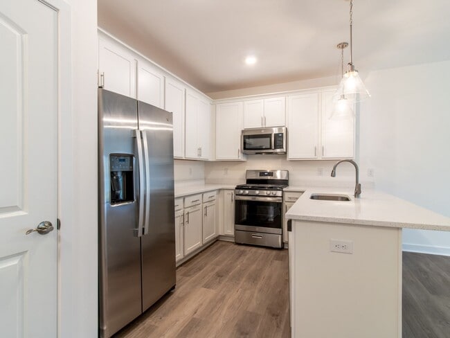 Building Photo - Gorgeous first floor - 2 bed 2 bath YEAR ROUND condo - Residence at Rehoboth Bay