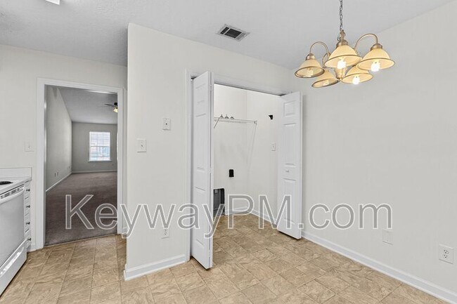 Building Photo - 301 Brock Ln