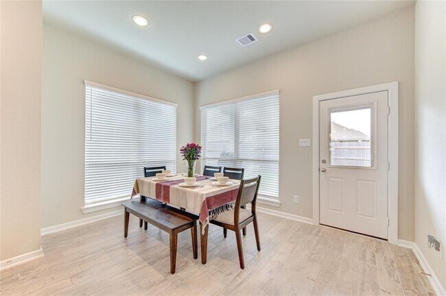 Building Photo - 6019 Bristlegrass Ln