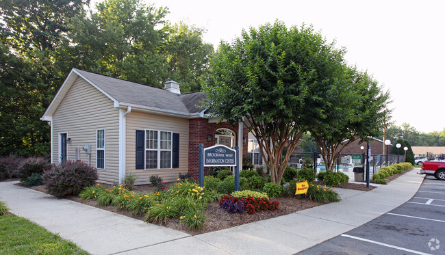 Building Photo - Brookway West Apartments