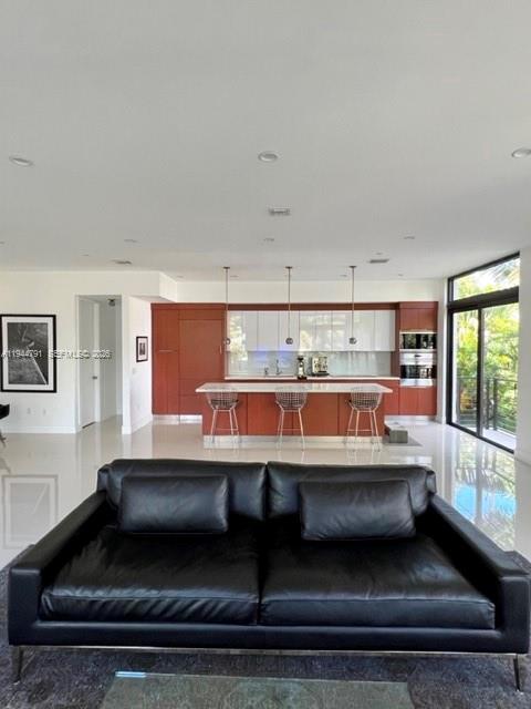 Building Photo - 909 NE 16th Terrace