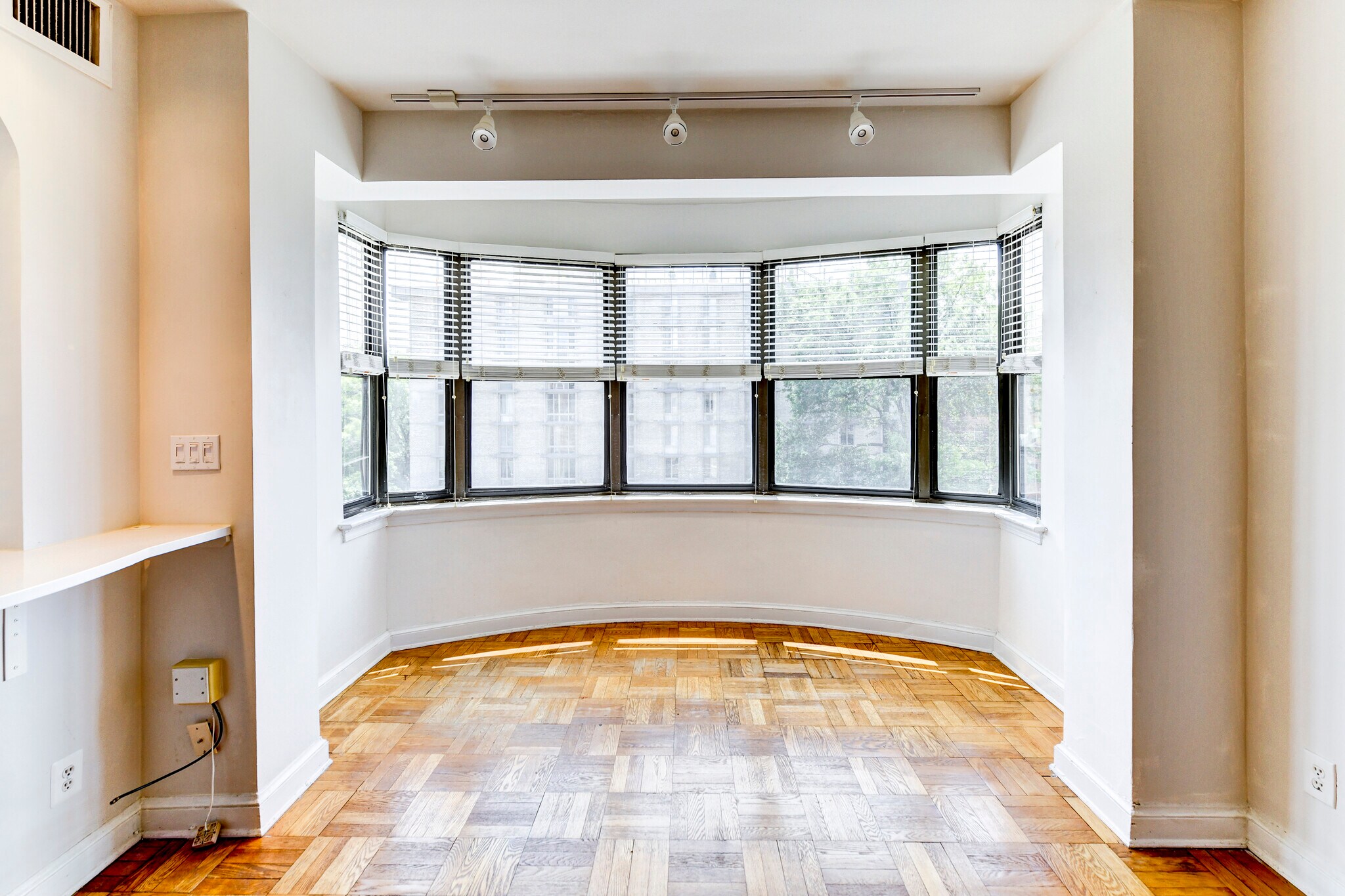 Building Photo - 2515 K St NW