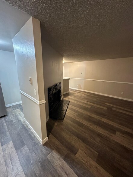 Building Photo - 4911 S Orchard St