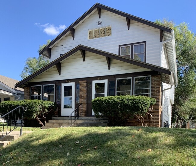 Building Photo - 813 N Bancroft St