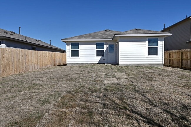 Building Photo - ONE STORY  |  3 BEDROOM  |  2 BATH  |  YARD SERVICE INCLUDED  |  WHISPER FALLS  |  POOL - GYM - P...