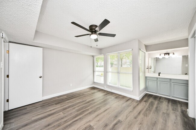 Building Photo - 781 Country Pl Dr