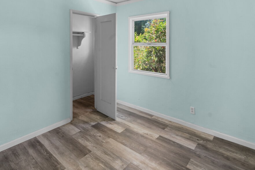 Building Photo - 6285 Sunnymere Ave