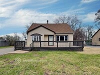 Building Photo - 9307 Nordica Ave
