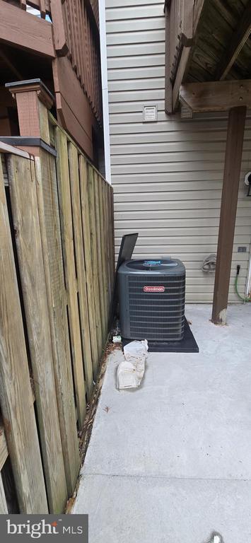 Building Photo - 16116 Edenwood Dr