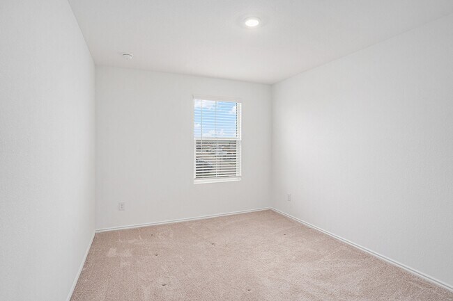 Building Photo - 419 Alamito Ave