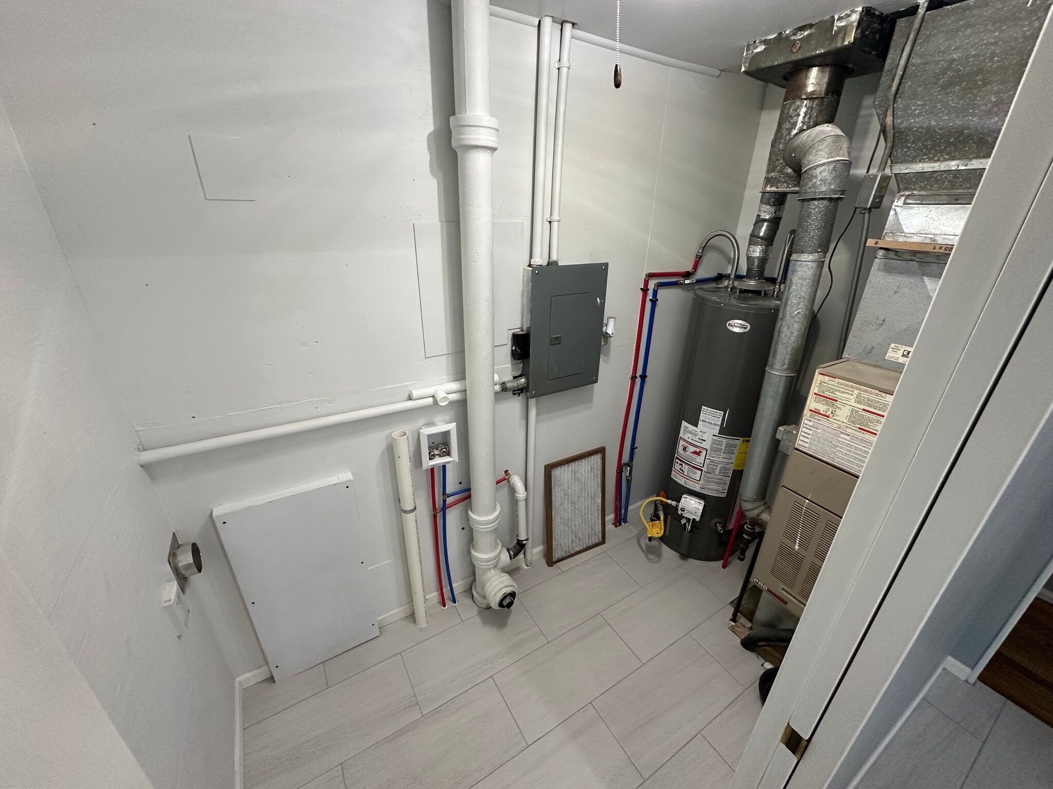 Laundry room with washer dryer hook up - 1309 Hedgewood Dr