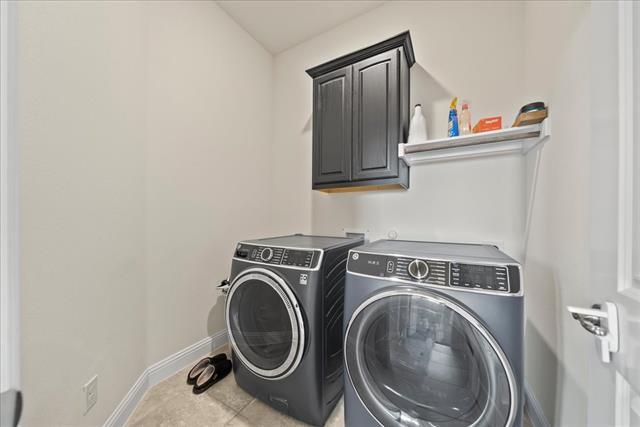 Building Photo - 1321 Benavites Dr