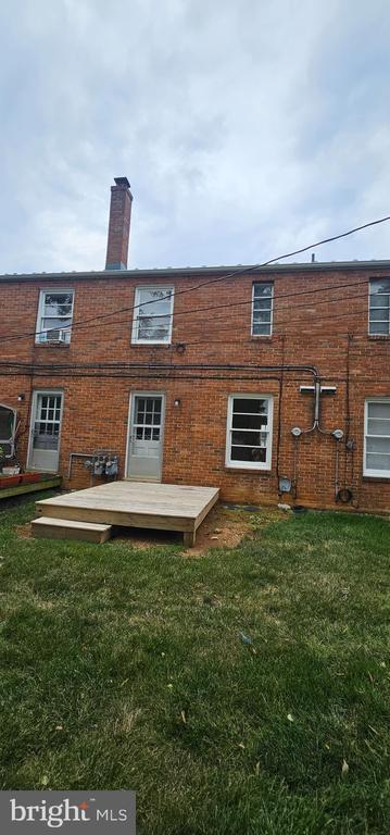 Building Photo - 222 E Whitlock Ave