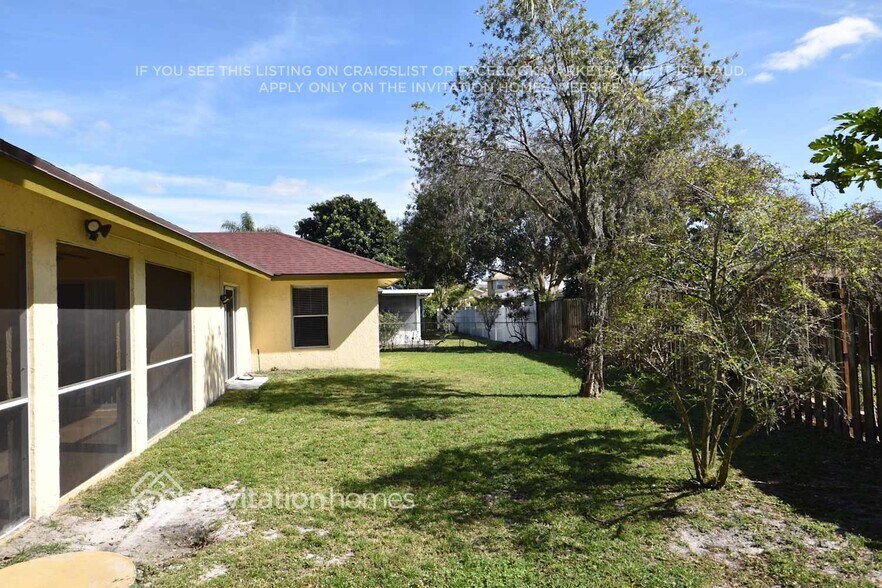 Building Photo - 13788 Sheffield St