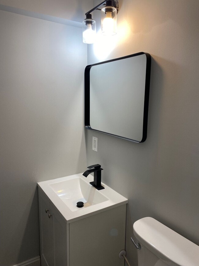 Building Photo - 2103 Belair Rd