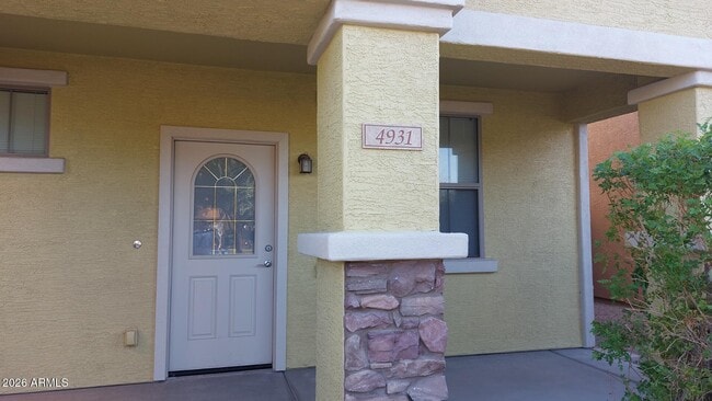 Building Photo - 4931 W Escuda Dr