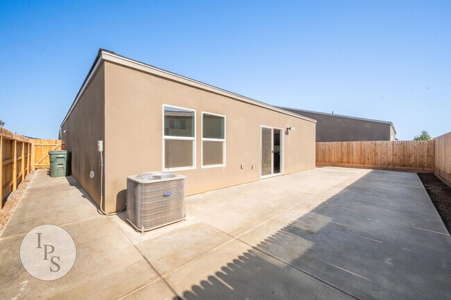 Building Photo - BRAND NEW CUSD Fresno Home, 3BR/2BA - Lots...