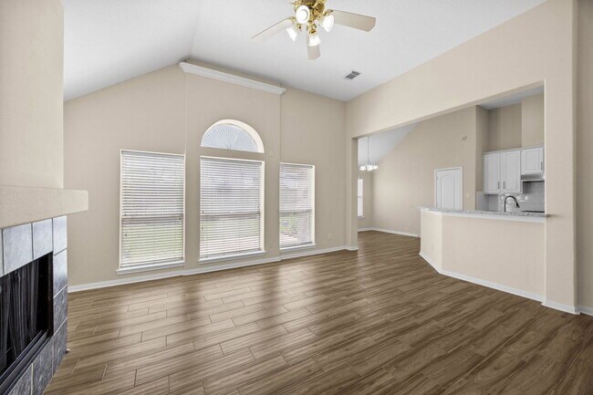 Building Photo - South Marathon Way, Stafford, TX 77477 - 3 BR 2 BA single-family home