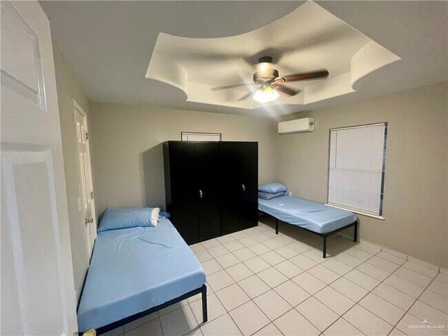 Building Photo - 144 Redwood Rd