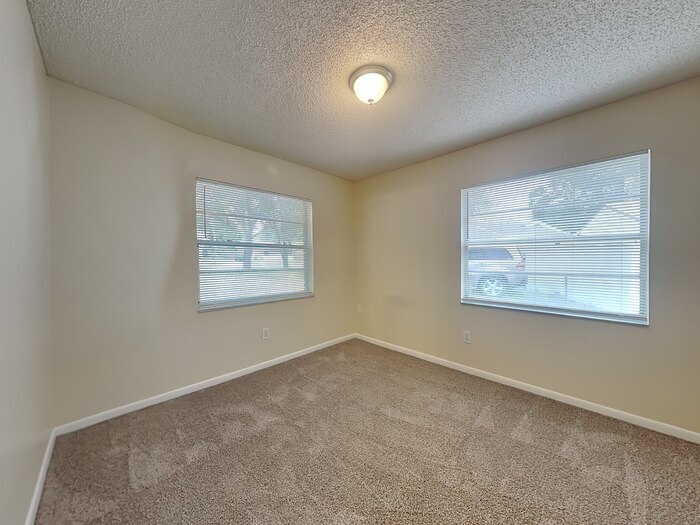 Building Photo - 216 Carla Ann Ct