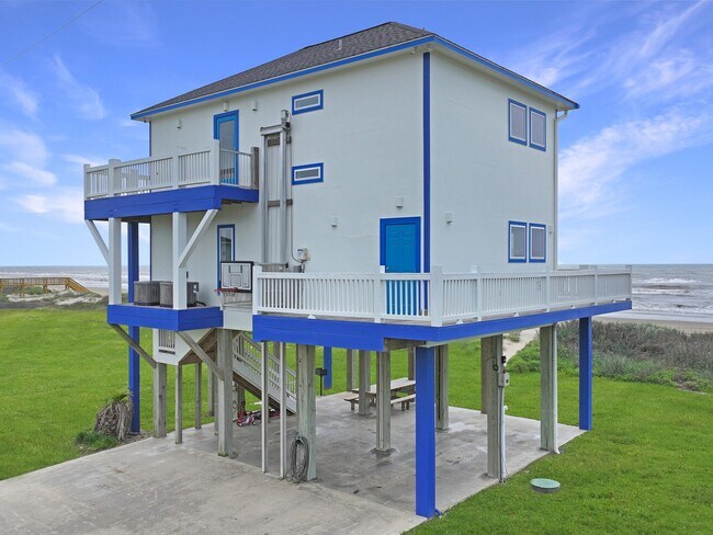 Building Photo - 2496 Gilmore