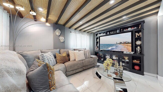 Building Photo - 16247 SW 92nd Terrace