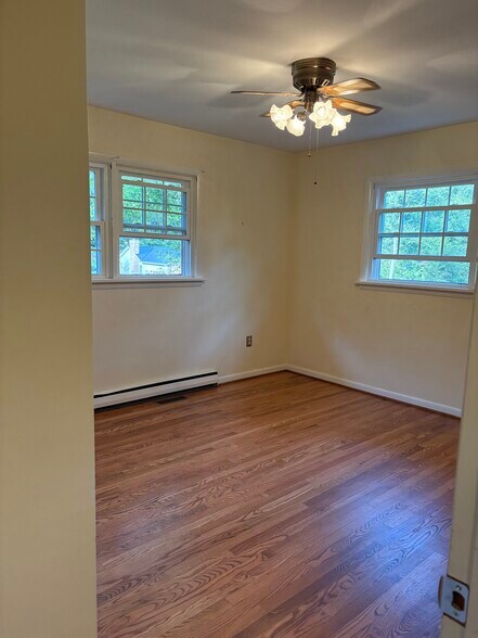 1st floor Bedroom - 60 Leaman Rd