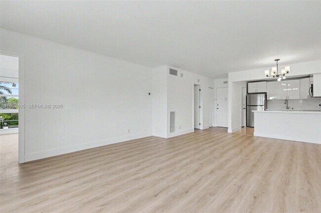 Building Photo - 1220 71st St