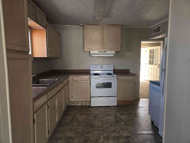 Building Photo - 306 N Palm St