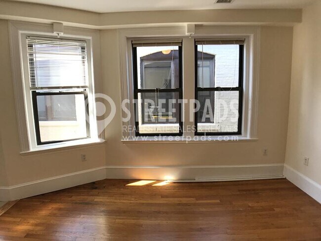 Building Photo - 2 bedroom in Cambridge MA 02139