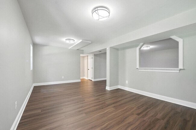 Building Photo - 11109 Ravine Dr
