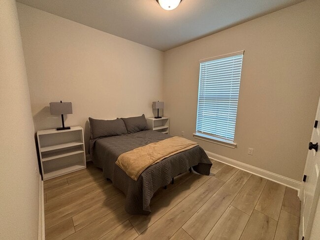 Building Photo - THE COVE AT VILLAGGIO NEAR BAFB