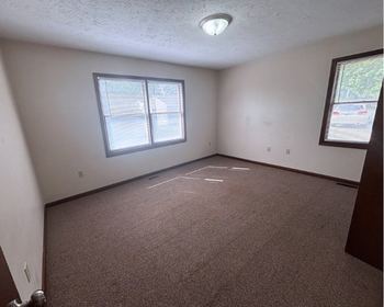 Building Photo - 509 Oak Glen Dr
