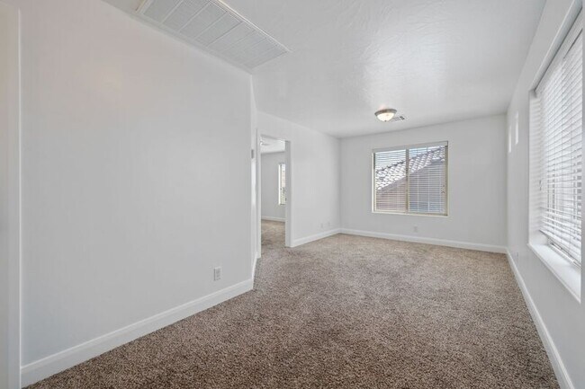 Building Photo - 325 N Red Stone Rd