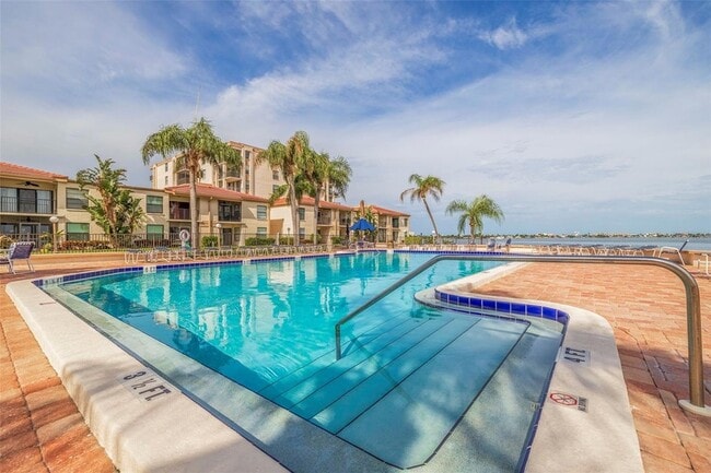 Building Photo - 6145 Sun Blvd