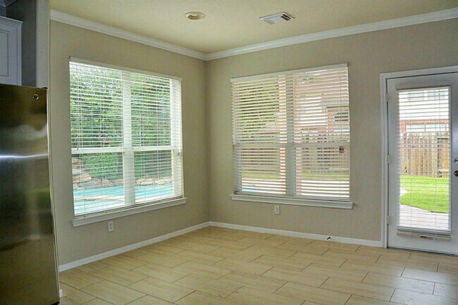 Building Photo - 23606 Rollinford Ln