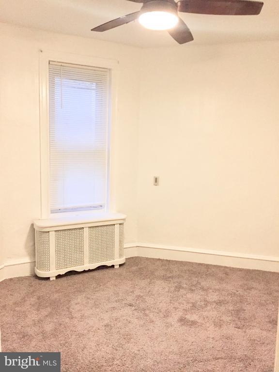 Building Photo - 125 N Ruby St