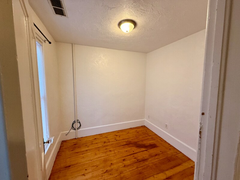 Building Photo - 1413 N 11th St