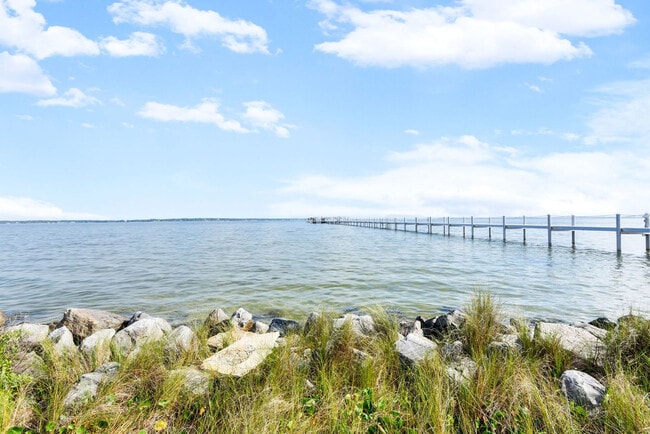 Building Photo - 15946 Innerarity Point Rd