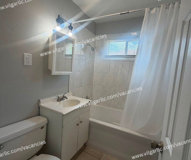 Building Photo - Newly updated 5 Bedrooms, 2- Bathroom Home