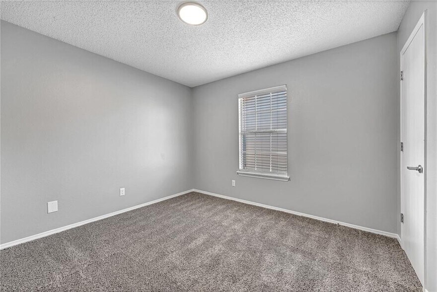 Building Photo - 4378 W Thrasher Dr