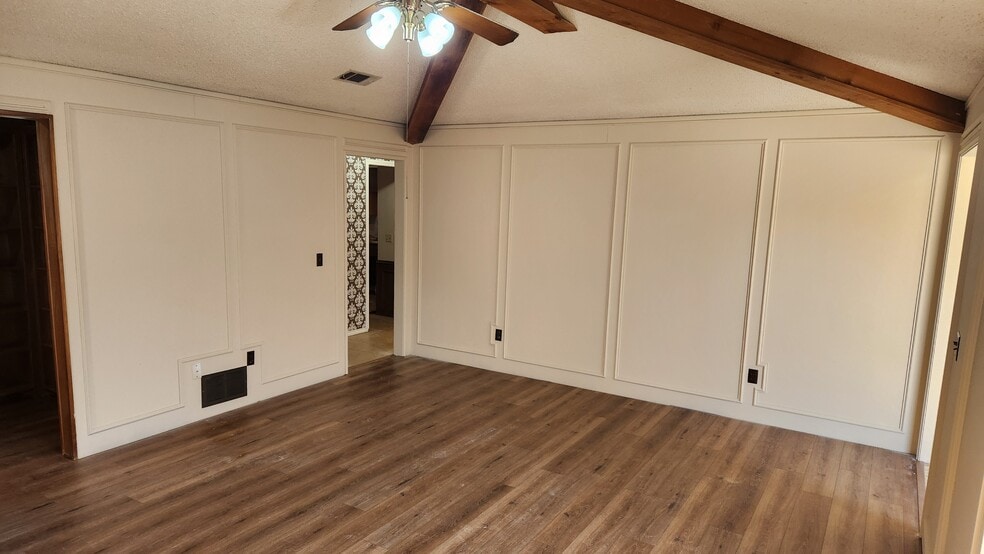 Building Photo - 509 Cedar Elm Ln